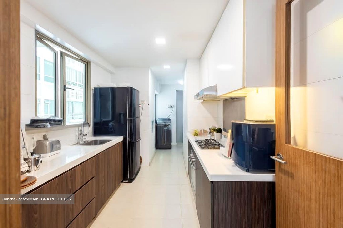 Waterfront Waves (D16), Condominium #543092231